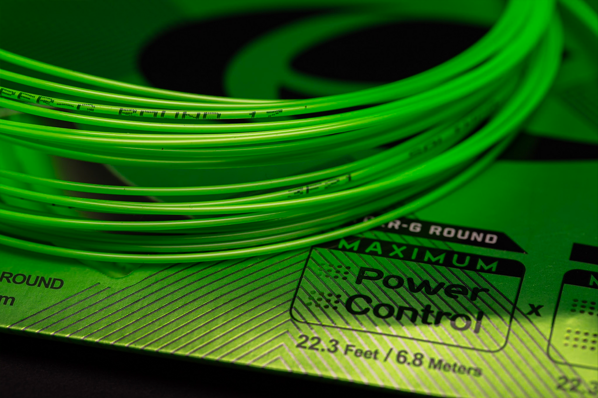 Solinco Hyper-G Round tennis string detail