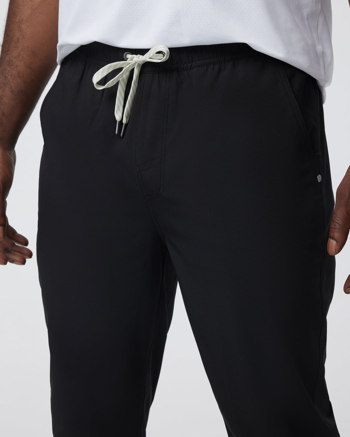 Vuori Kore Jogger Lined 28" - Black, fabric detail