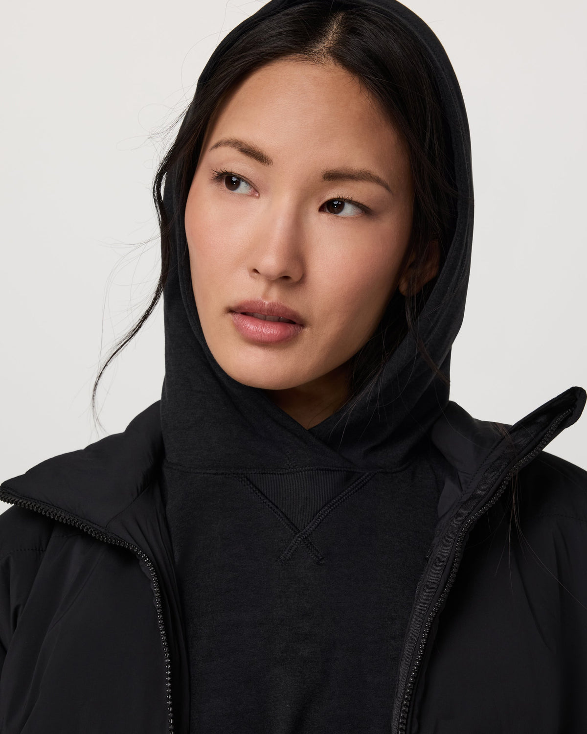 Vuori Halo Modern Pullover Hoodie in Black Heather - hood detail