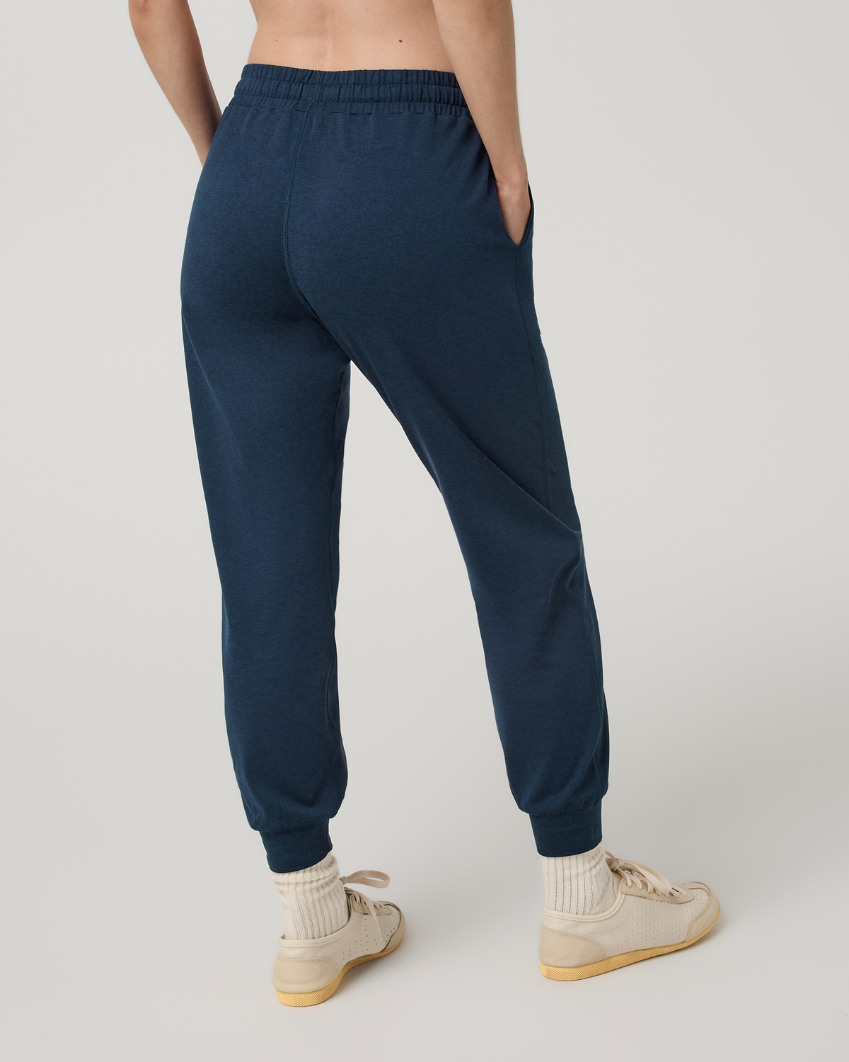 Vuori Performance Jogger in Blue Coast Heather - back view