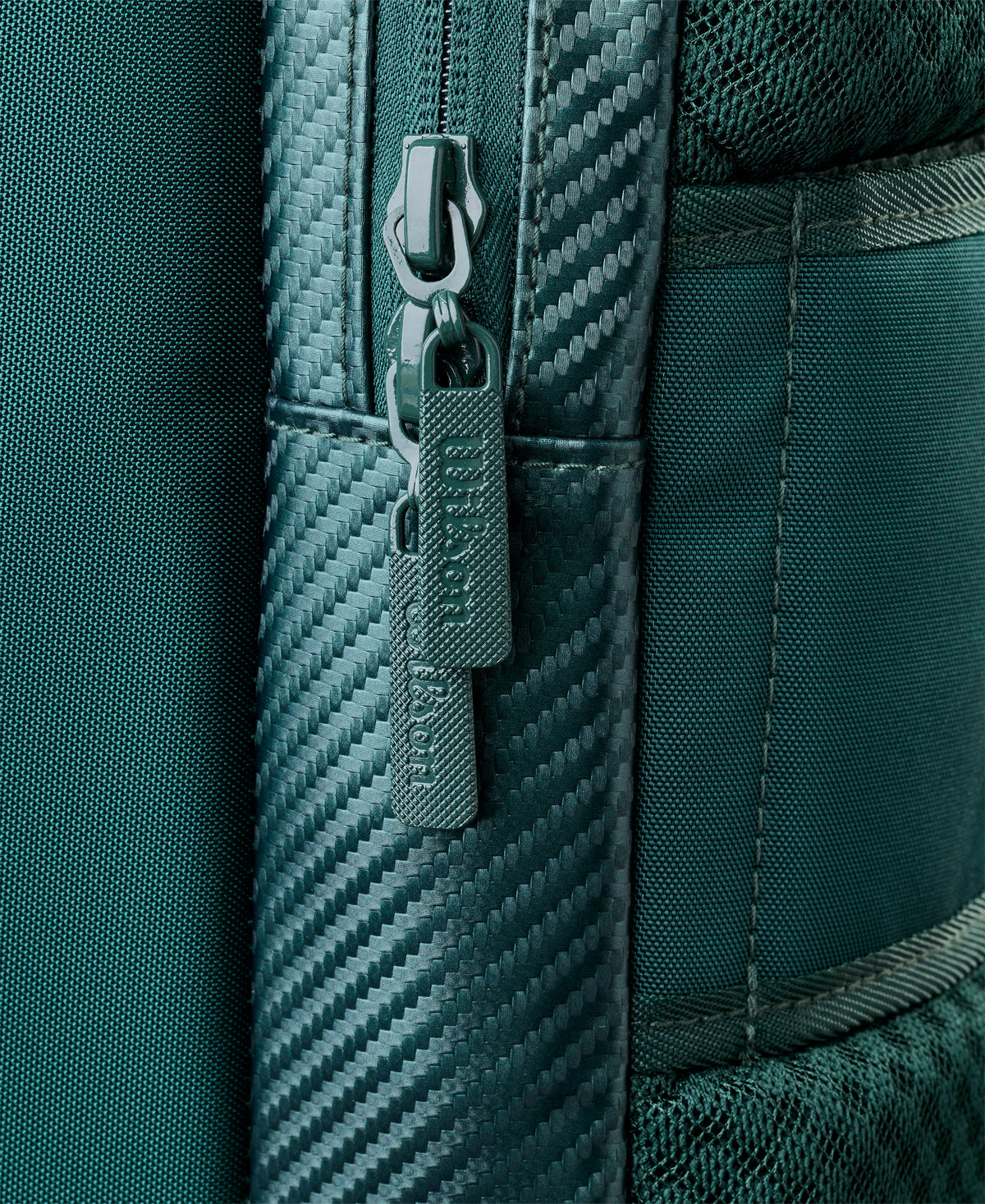 WR8056101_8_BLADE_V10_BACKPACK_Green.png.high-res